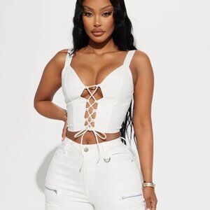 FASHION NOVA CORSET LACE UP WHITE SUMMER CROP TOP - MEDIUM